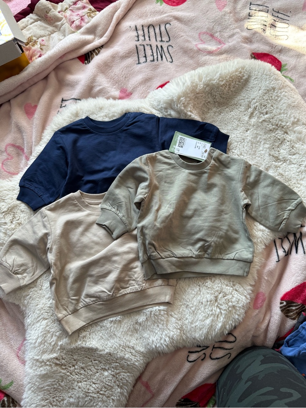 H&M Kids Crewneck Sweatshirts in Navy and Beige Tones NWT